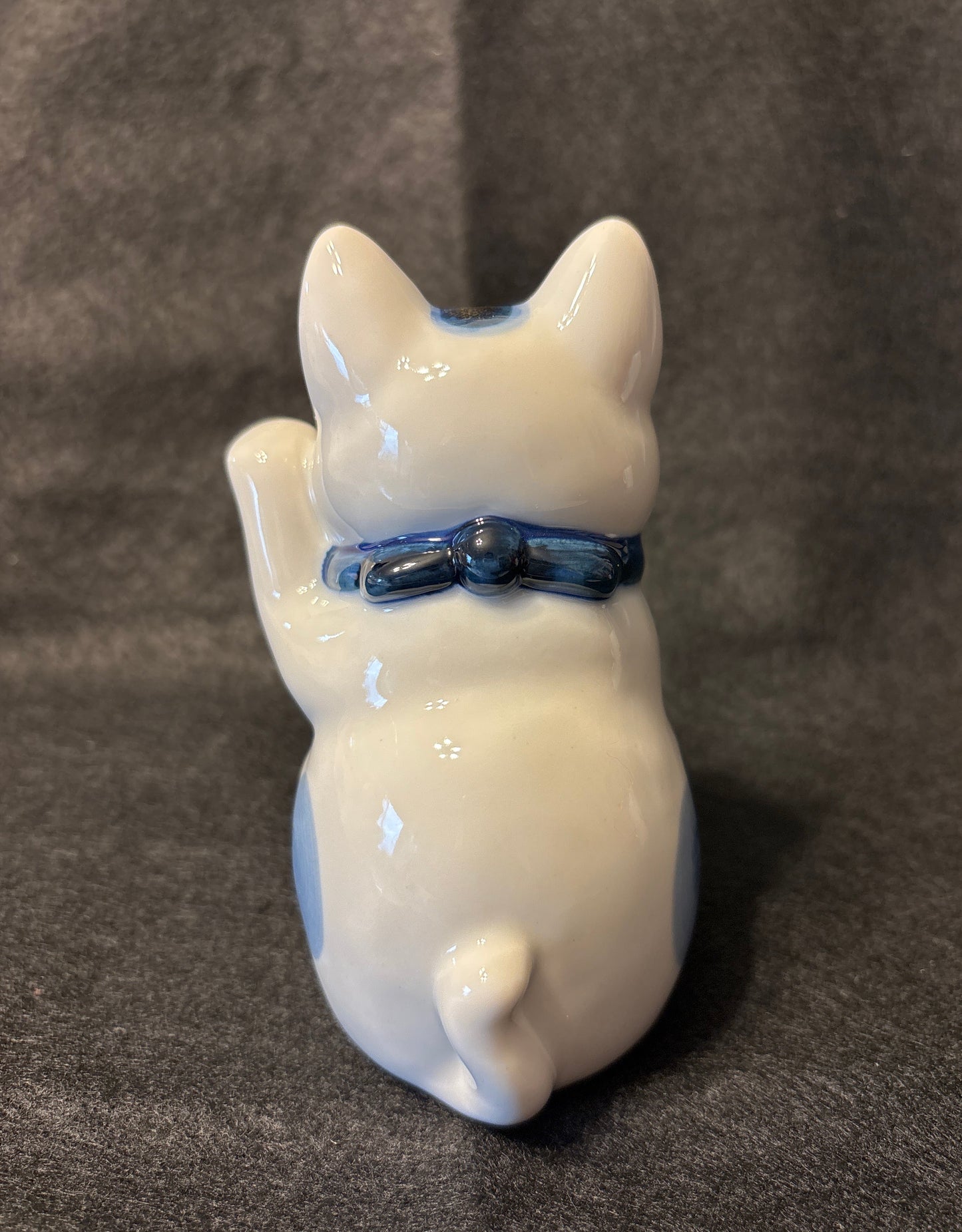 Maneki-neko – Porte-bonheur japonais traditionnel